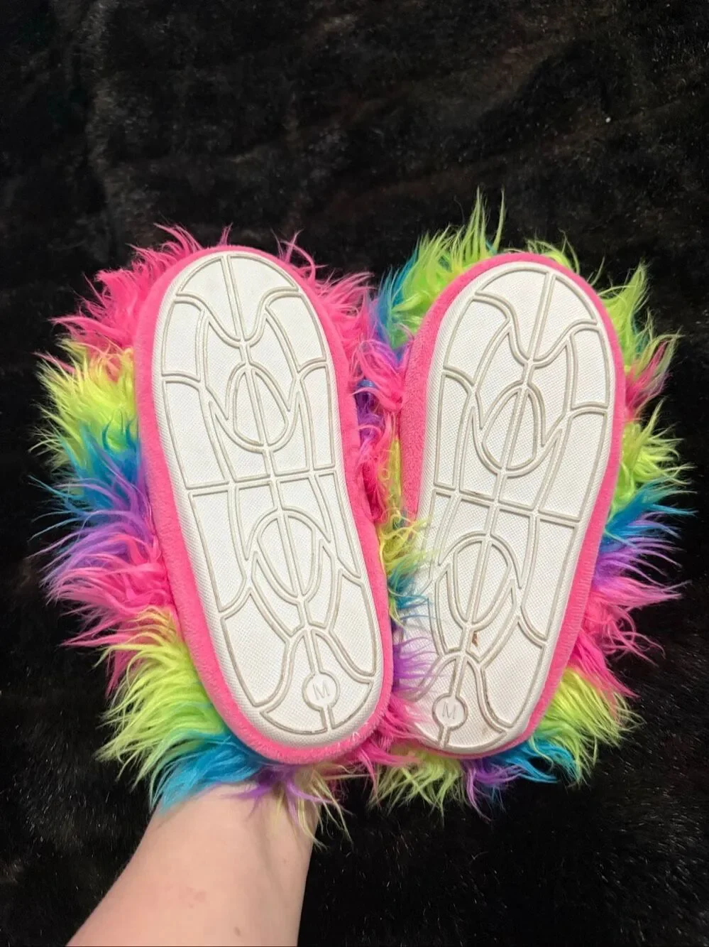 Steve Maddin jbunnyy girl size M  5 rainbow fluffy slippers